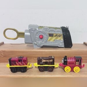 Thomas & Friends Mini Launcher and 3 Mini Trains
